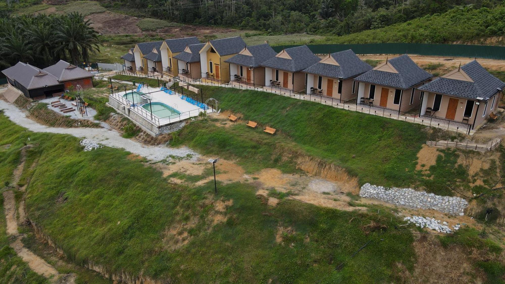 Tamu Eco Lenggeng Hotell Exteriör bild